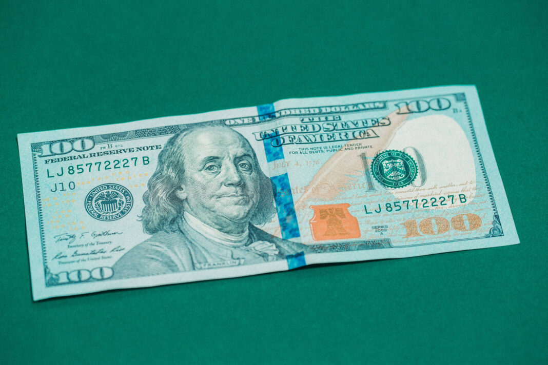 Dólar começa 2026 com forte queda – 02/01/2026 – Economia