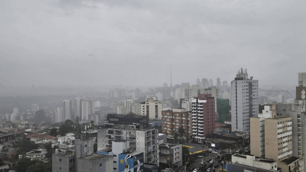 Tempo em SP: Fim de semana começa com tempestade e abafado – 03/01/2026 – Cotidiano