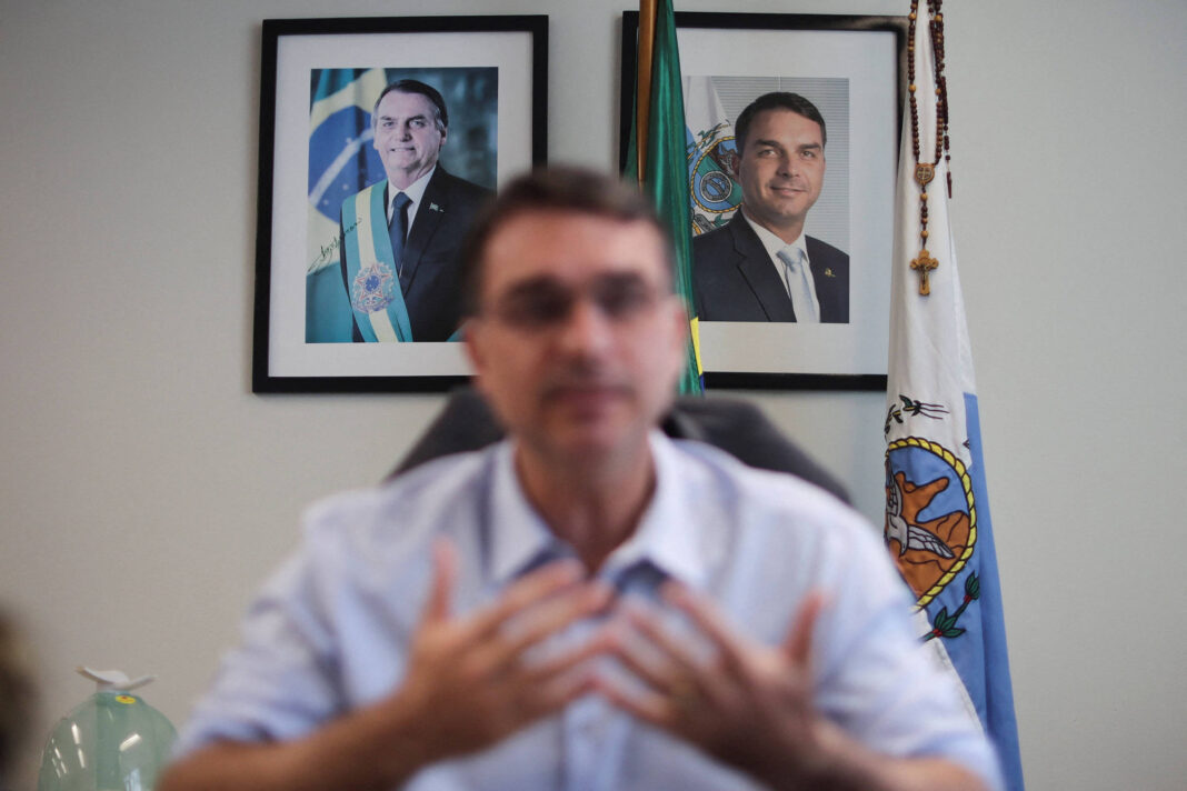 Flávio Bolsonaro não entende nada de tortura