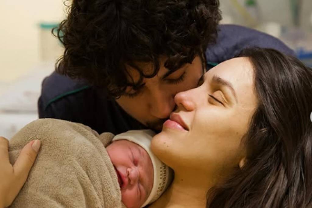 Nasce Zuza, primeira filha de Rafa Kalimann e Nattan – 06/01/2026 – Celebridades