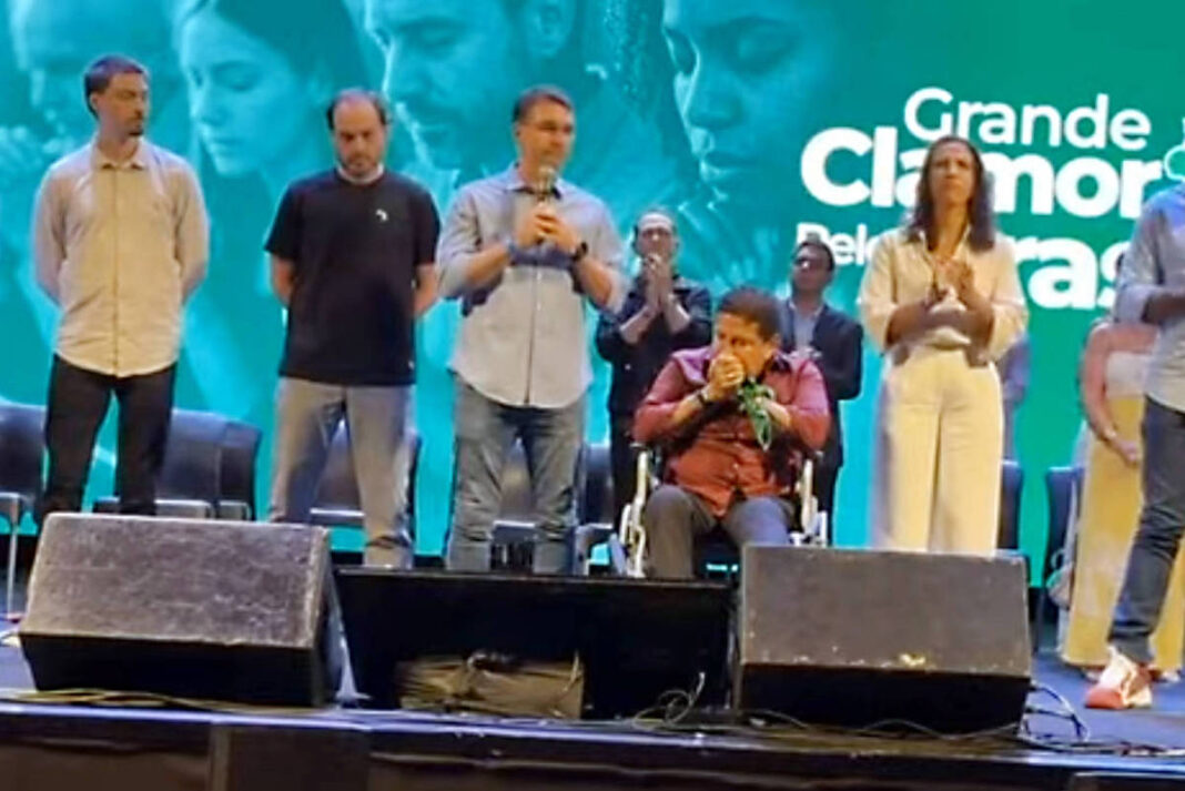 Flávio Bolsonaro sai em busca de evangélicos – 09/01/2026 – Política