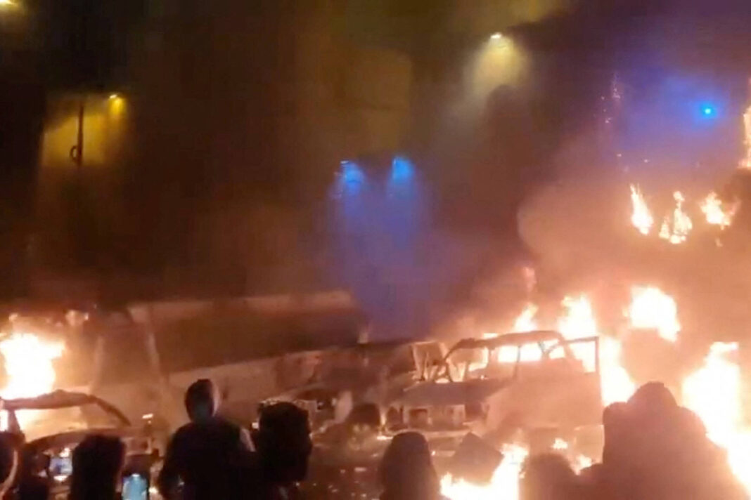 Vídeos: Protestos atingem todo Irã, e líder faz ameaça – 09/01/2026 – Mundo