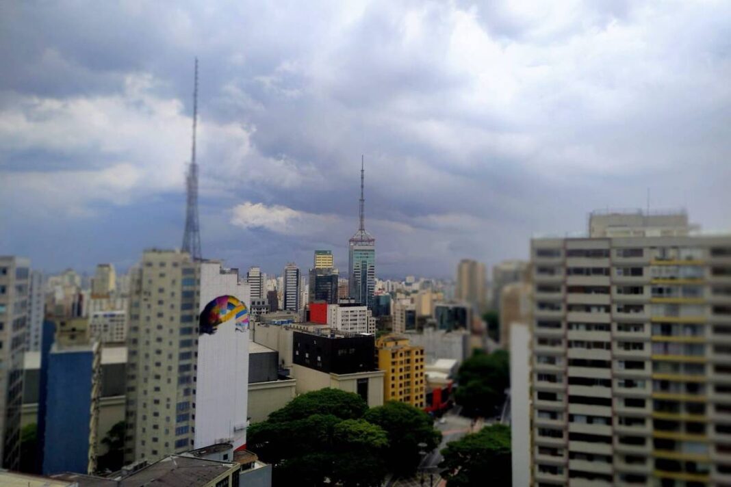 Grande SP tem chuva de granizo e alerta para alagamentos – 09/01/2026 – Cotidiano