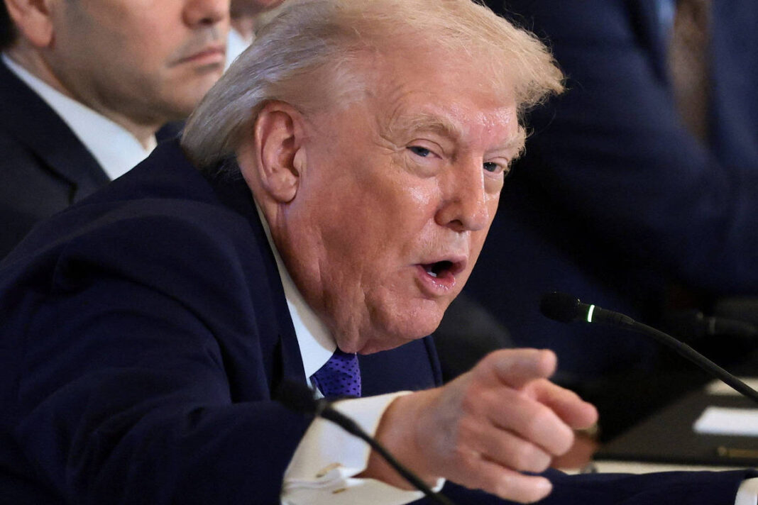 Trump defende teto de juros de cartões de crédito em 10% – 10/01/2026 – Economia