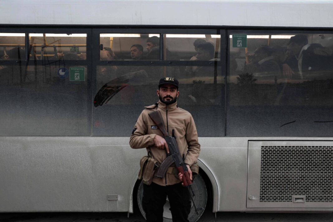 Forças curdas deixam Aleppo após cessar-fogo – 11/01/2026 – Mundo