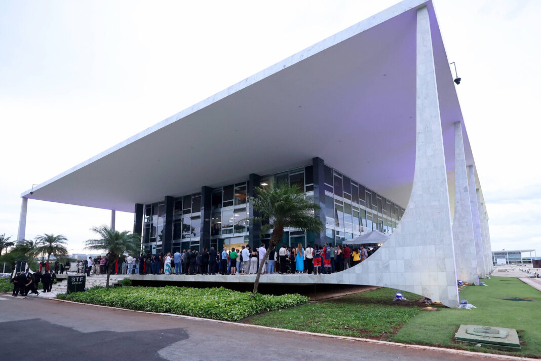 Legitimidade democrática e a revisão dos tribunais – 11/01/2026 – Lara Mesquita