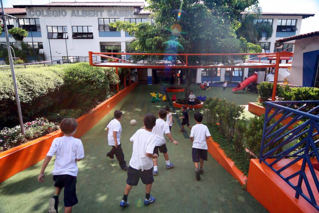 Cade aprova venda dos colégios Albert Sabin e Vital Brazil – 12/01/2026 – Painel S.A.