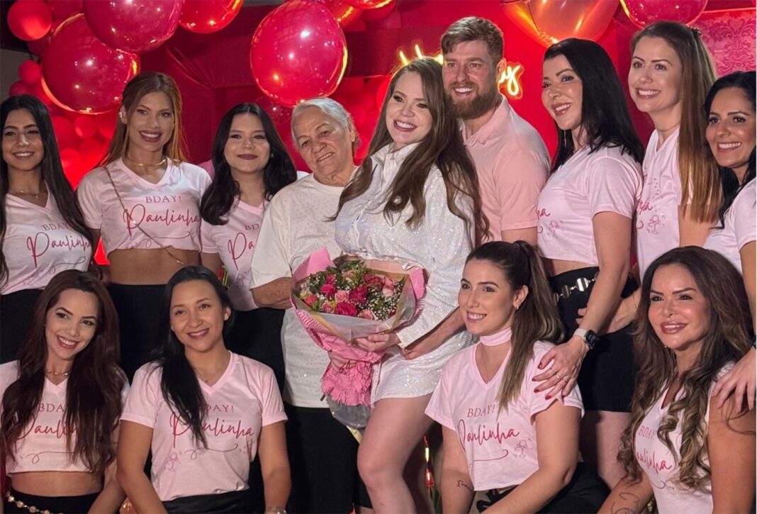 Paulinha Leite faz 36 anos e ganha festa surpresa com direito a limousine; vídeos