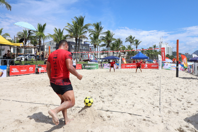 Litoral recebe campeões mundiais e competição de futevôlei com 600 inscritos