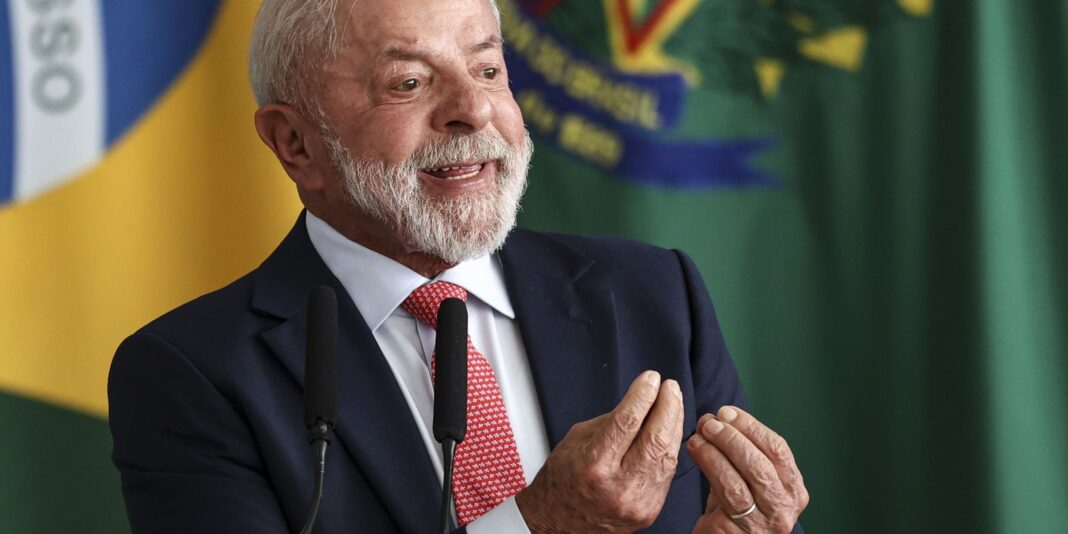 Lula: democracia é obra em construção e deve ser zelada e defendida