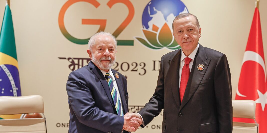 Lula e Erdogan, presidente da Turquia, conversam sobre Gaza e COP