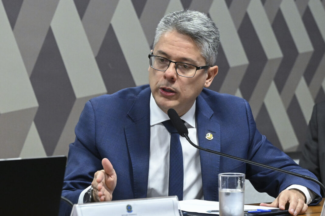 Vieira representa na PGR contra ministro do TCU