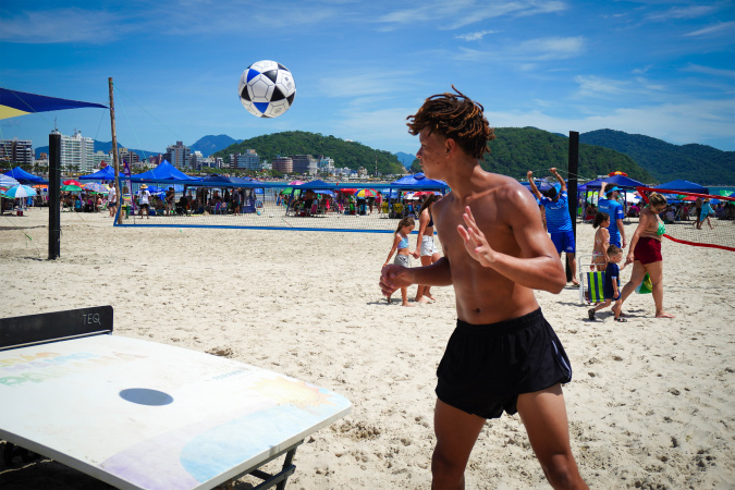 Pontal do Paraná e Guaratuba têm comércios aquecidos no início da temporada de verão