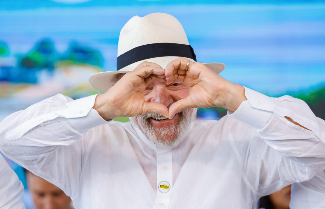 Lula diz que falta vergonha na cara a quem defende Vorcaro