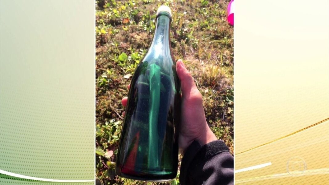 Americano acha mensagem em garrafa lançada ao mar 50 anos atrás por marinheiro russo