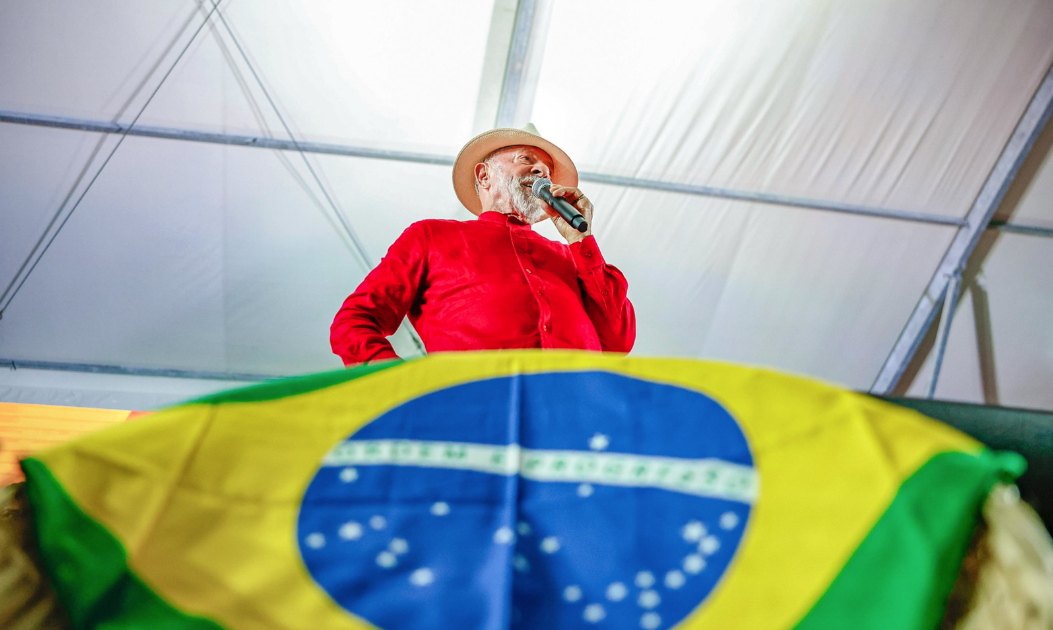 América do Sul não abaixará cabeça pra ninguém, diz Lula ao citar Venezuela