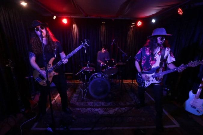 Shows gratuitos: MPB, rock e sertanejo agitam a 1ª semana dos Palcos Sunset no Litoral