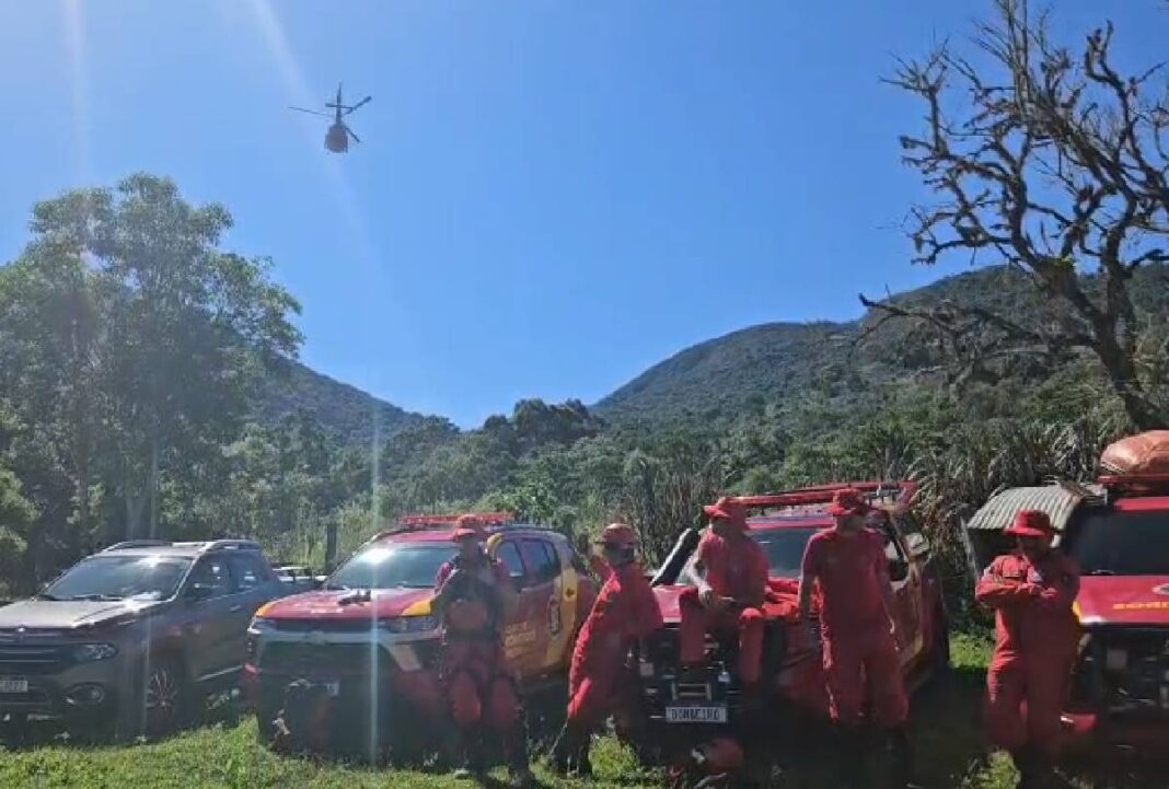 Buscas por jovem desaparecido no Pico Paraná entram no quarto dia
