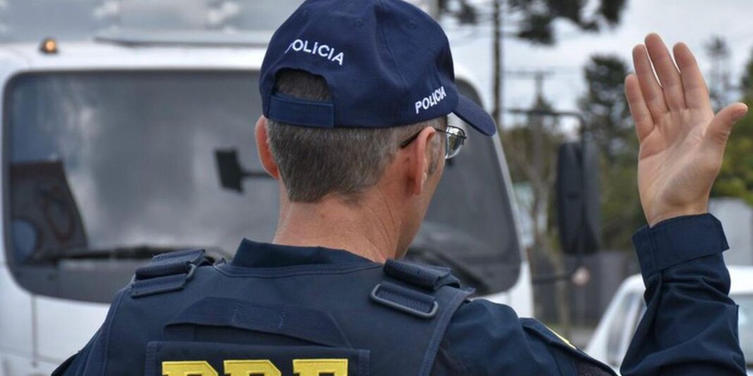 Acidentes em estradas federais durante o feriado matam 109 pessoas