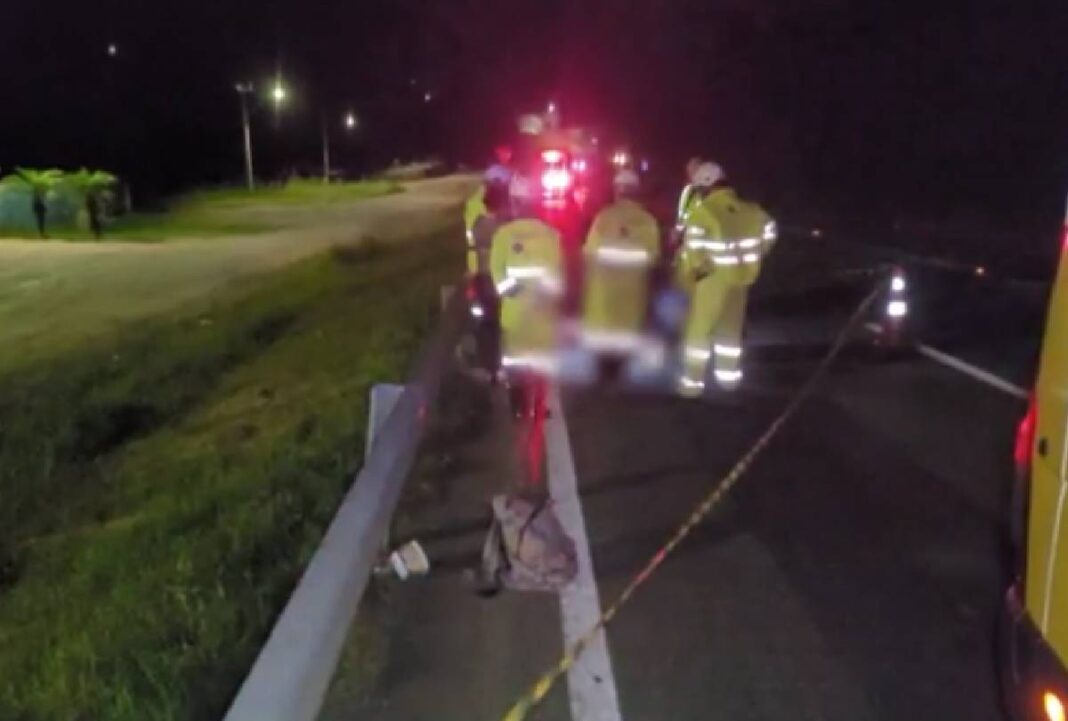 Homem tenta atravessar BR-476 e morre atropelado