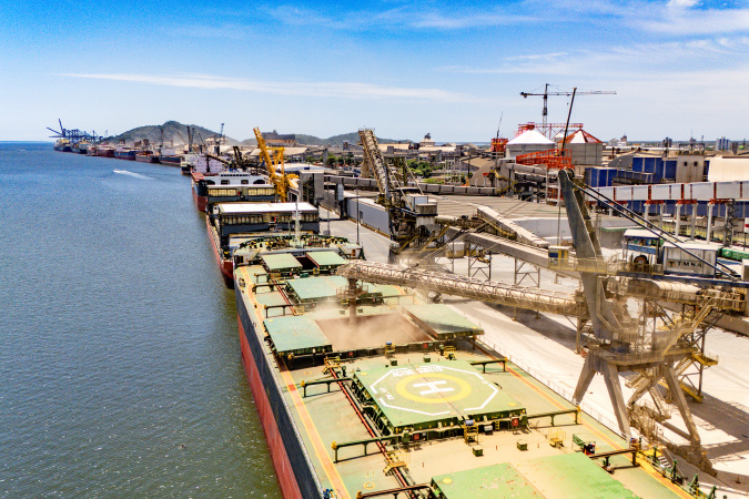 Portos do Paraná batem recorde com 73,5 milhões de toneladas e alcançam maior crescimento do País