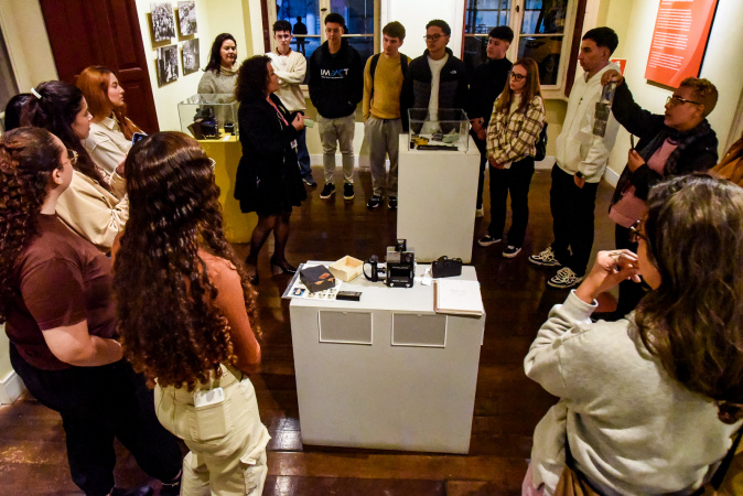 Oficinas, visitas noturnas e bate-papo musical: confira a agenda de janeiro do MIS-PR