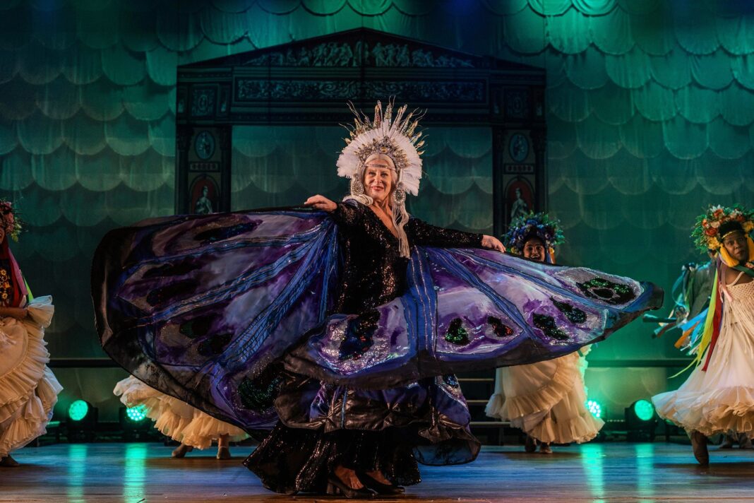 Musical sobre Fafá de Belém é auto popular sobre brasilidade amazônica, do tamanho certo para o sorriso da artista