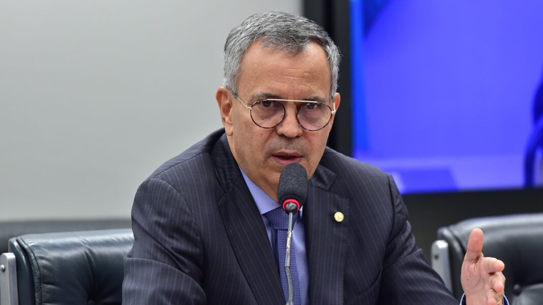 Deputado governista é alvo de operação da PF por desvio de emendas