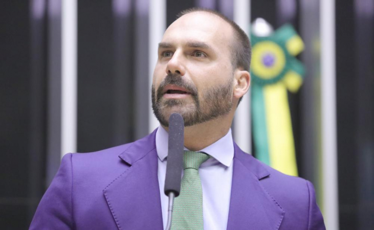 Eduardo vê possibilidade de Flávio nomear Bolsonaro como ministro