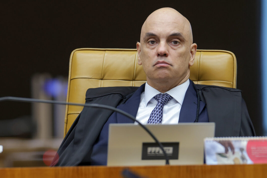 Moraes anula sindicância do CFM sobre Bolsonaro