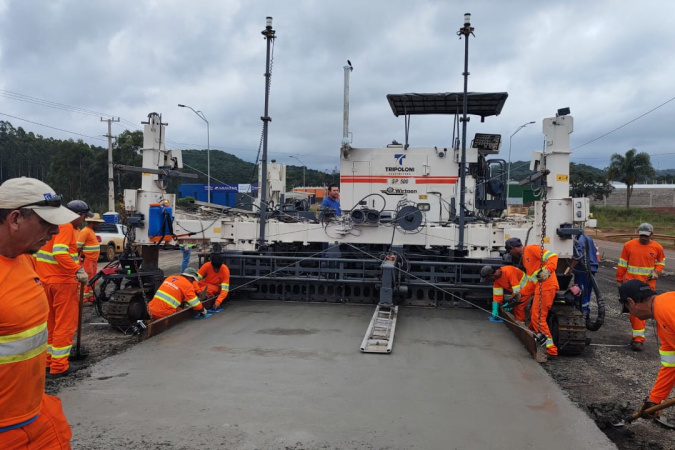 Começa a concretagem da obra de duplicação da PRC-466 entre Pitanga e Turvo