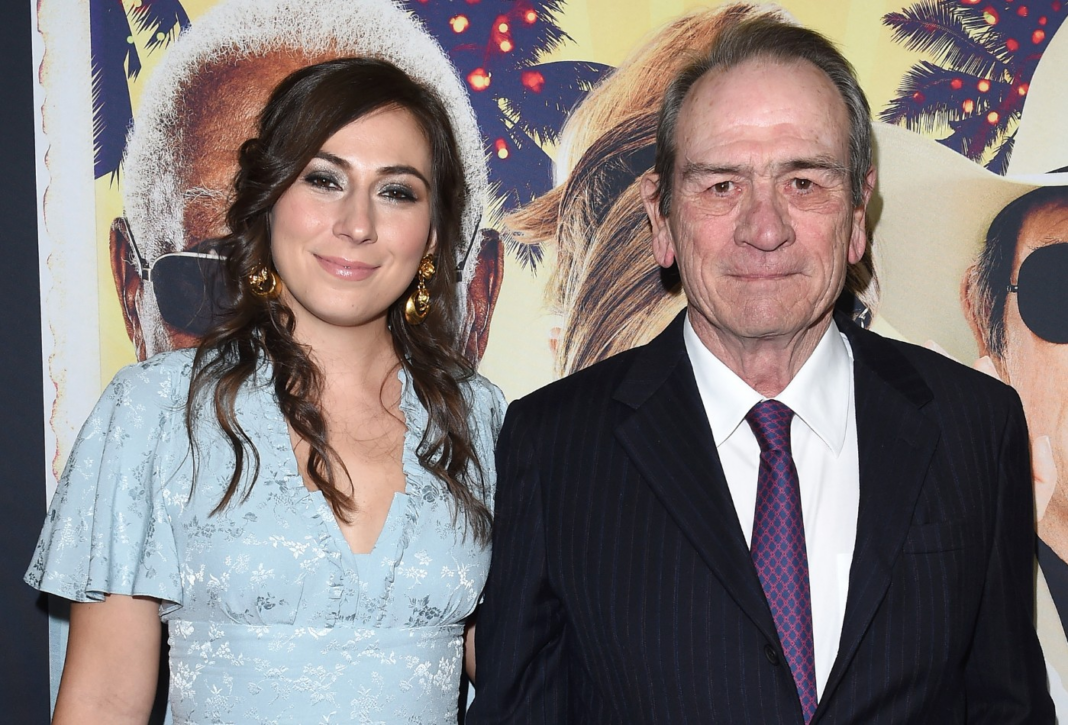 Filha de Tommy Lee Jones é encontrada morta em hotel na Califórnia, diz TMZ