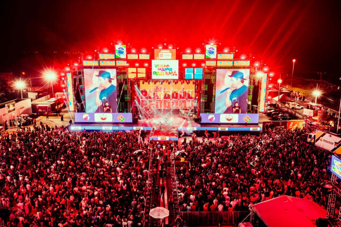 Bruno & Denner e Israel & Rodolffo fazem balada sertaneja para 32 mil pessoas em Pontal do Paraná