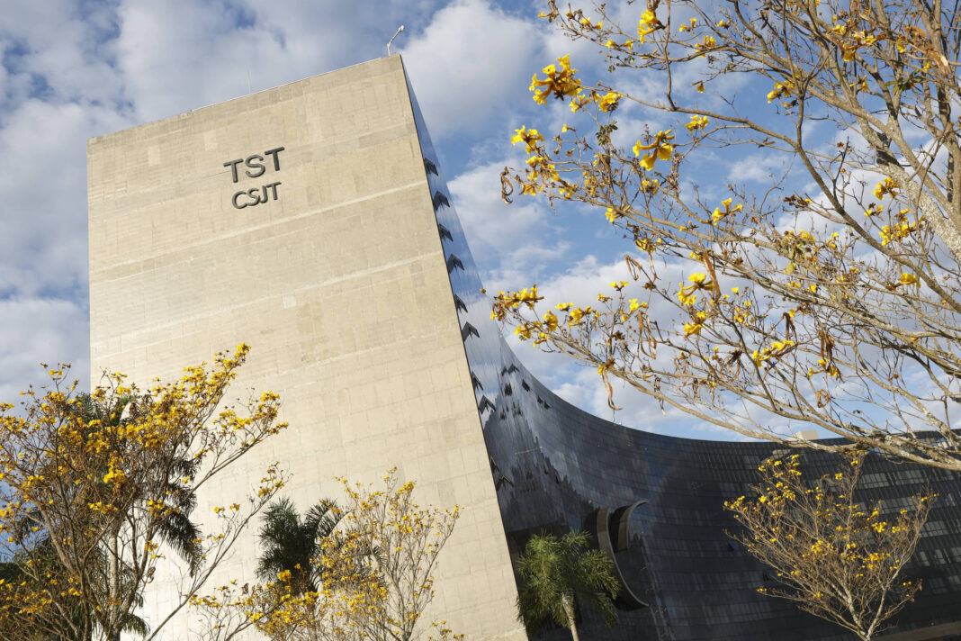 Juízes do trabalho receberam R$ 1 bilhão acima do teto – 27/02/2026 – Política