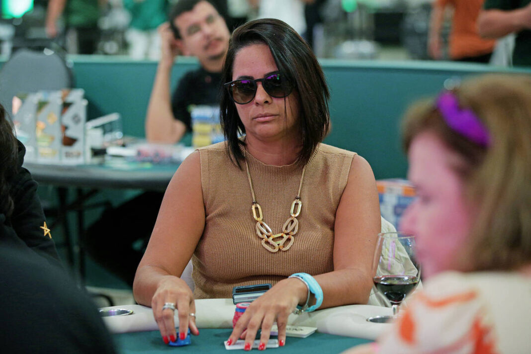 Mulheres enfrentam preconceito nas mesas de pôquer – 16/02/2026 – Esporte