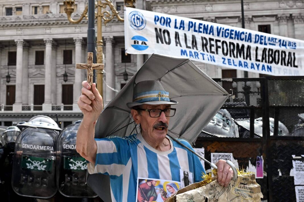 Argentina: Milei aprova reforma trabalhista no Senado – 12/02/2026 – Economia