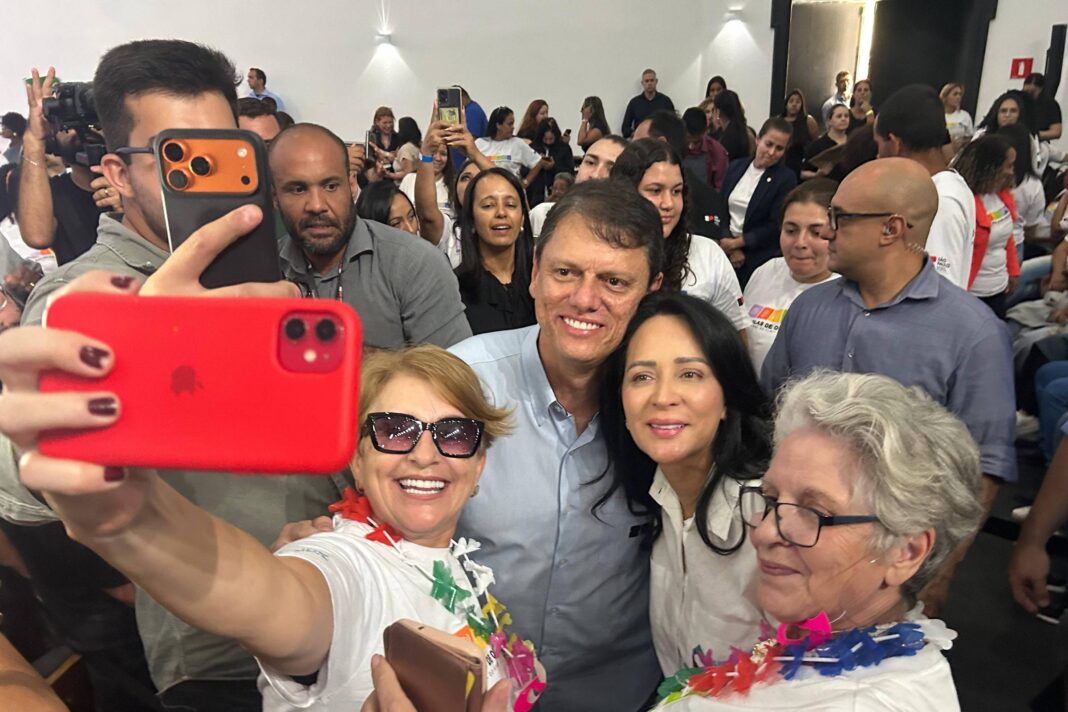 Primeira-dama de SP influencia decisões de Tarcísio – 15/02/2026 – Política