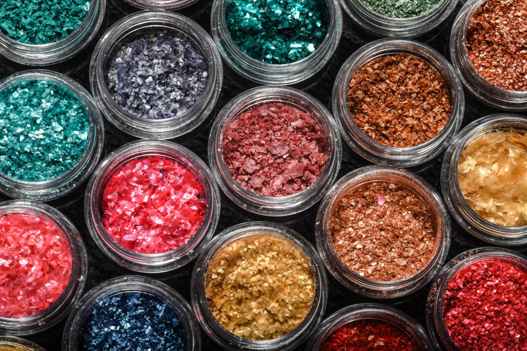 Carnaval: Vai se cobrir de glitter? Como proteger a pele – 13/02/2026 – Equilíbrio