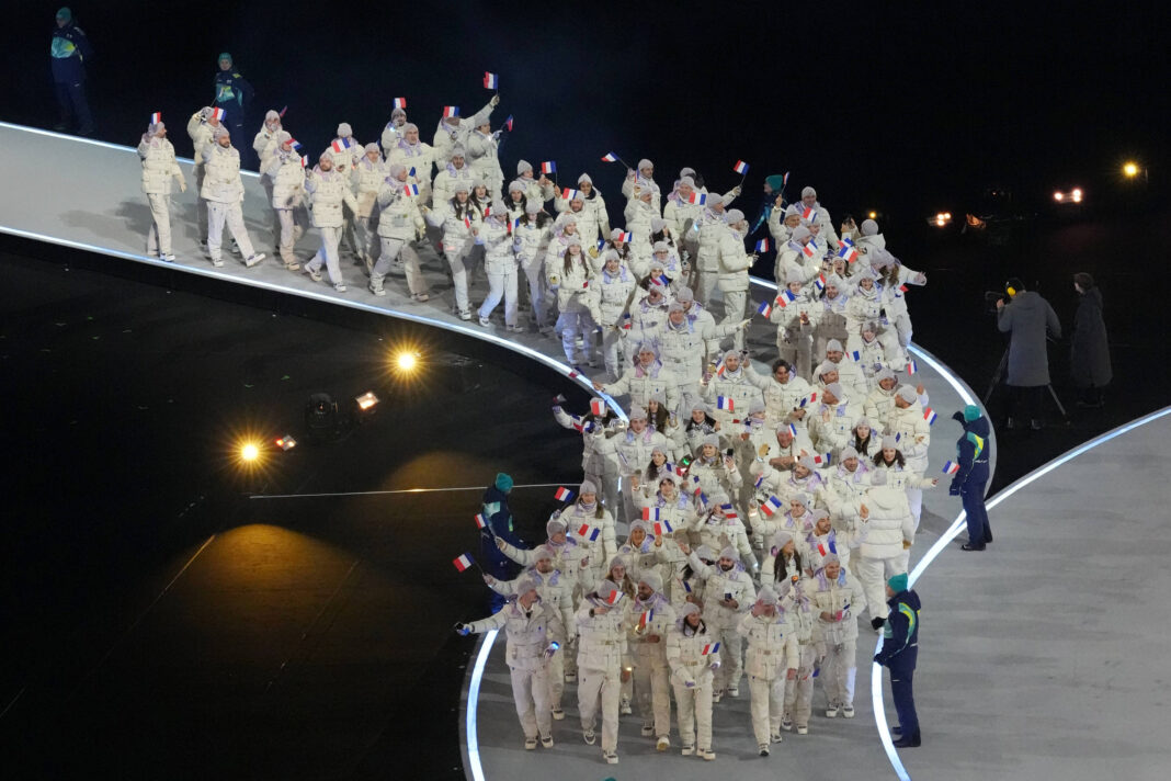 Atletas esgotam preservativos na vila olímpica – 14/02/2026 – Esporte