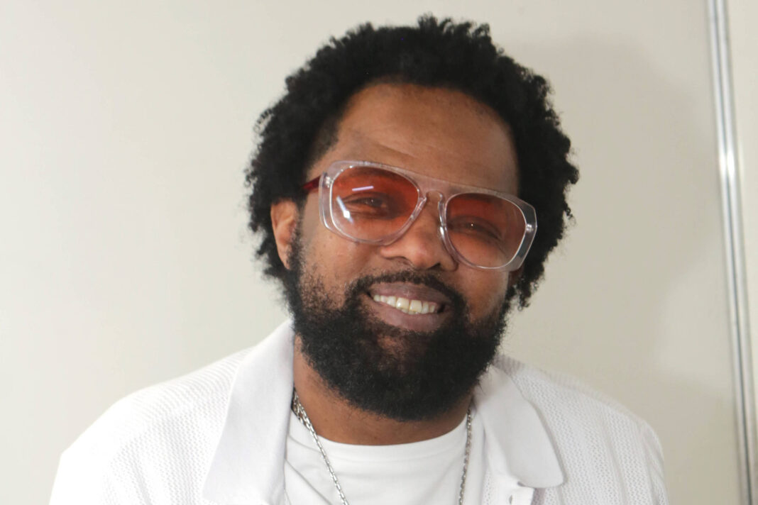 Xande diz que veio ‘eufórico’ para cantar no Carnaval – 15/02/2026 – Mônica Bergamo