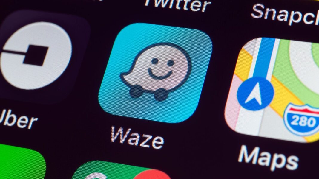 Carnaval 2026: Waze ganha monitoramento ao vivo e nova voz temática