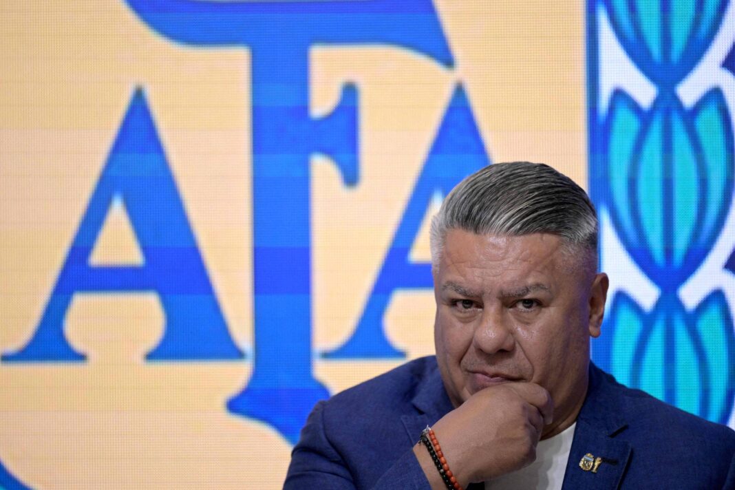 Justiça proíbe presidente da AFA de deixar Argentina – 20/02/2026 – Esporte