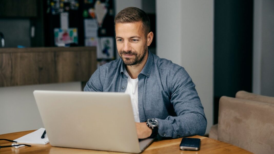 Notebooks com até 30% OFF no Mercado Livre: grandes marcas em oferta por tempo limitado