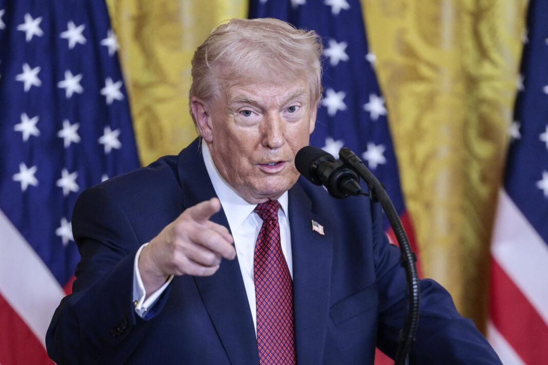 Trump dobra aposta e anuncia tarifa global de 10%