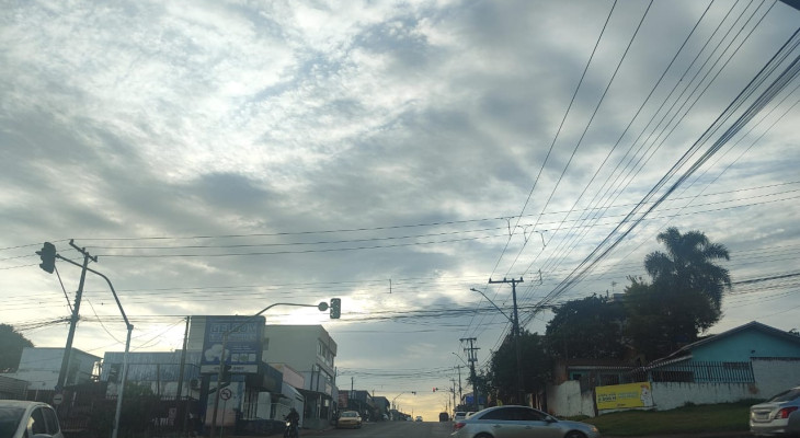 Eclipse “anel de fogo” provoca apagão visual no céu em 17 de fevereiro