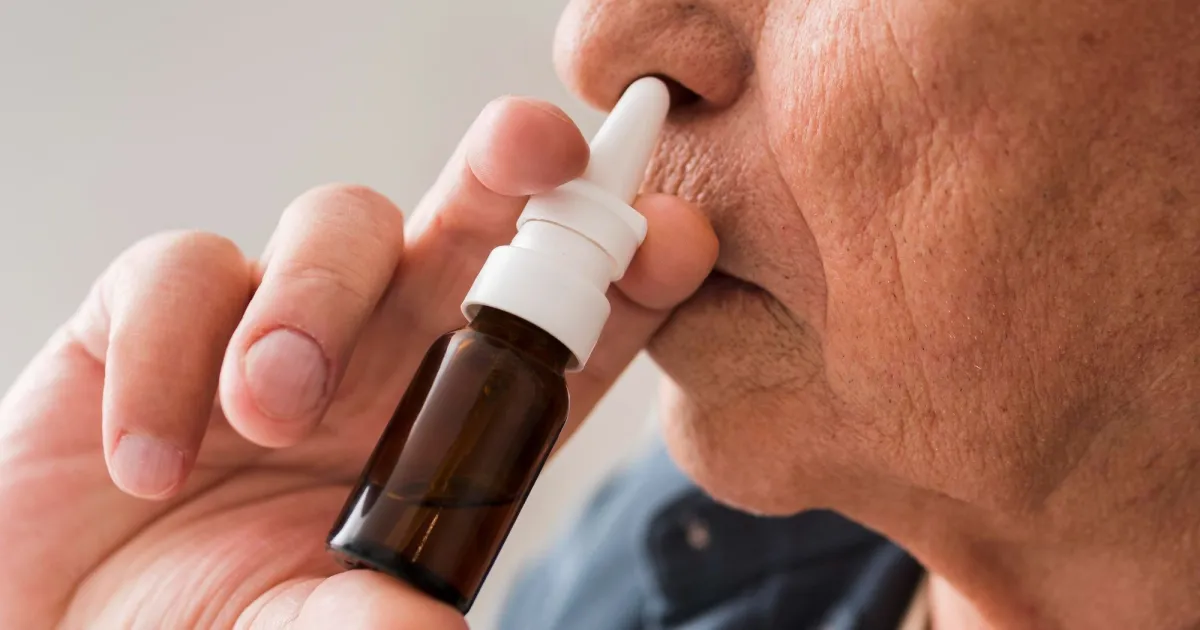 Vacina em spray nasal promete proteção contra Covid, gripe e pneumonia