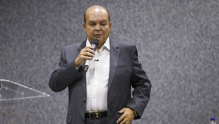 Presidente da Câmara do DF arquiva pedidos de impeachment contra Ibaneis relacionados ao caso Master