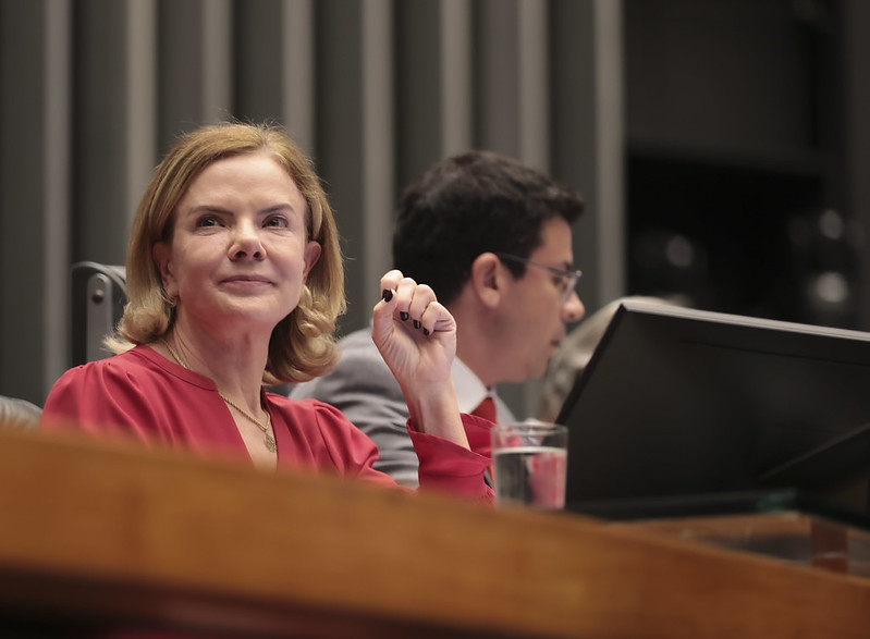 Gleisi receberá prêmio concedido a “mulheres que influenciam decisões”