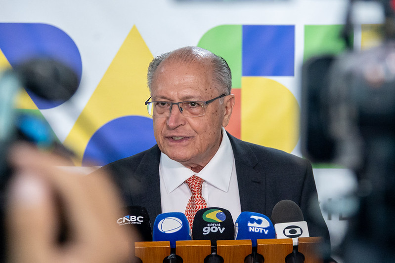 Alckmin defende debate “sem corridas” sobre fim da escala 6×1