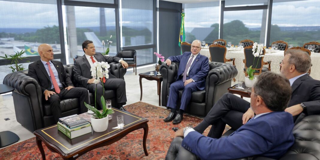 STF e Congresso fecham acordo por regra transição sobre penduricalhos